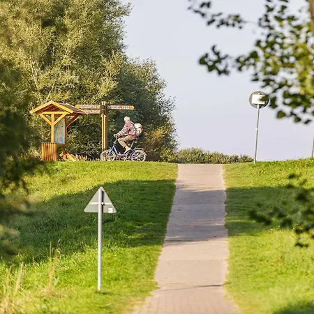 Boddentraum - 5 Sterne Mit Blick Auf Malerische Ostseebad 부스트로우